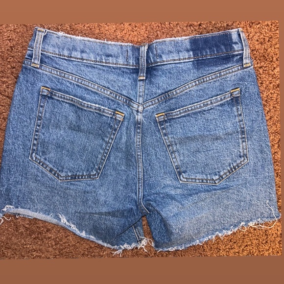 Abercrombie 90s baggy shorts low rise in medium wash SZ 26 - Picture 4 of 4